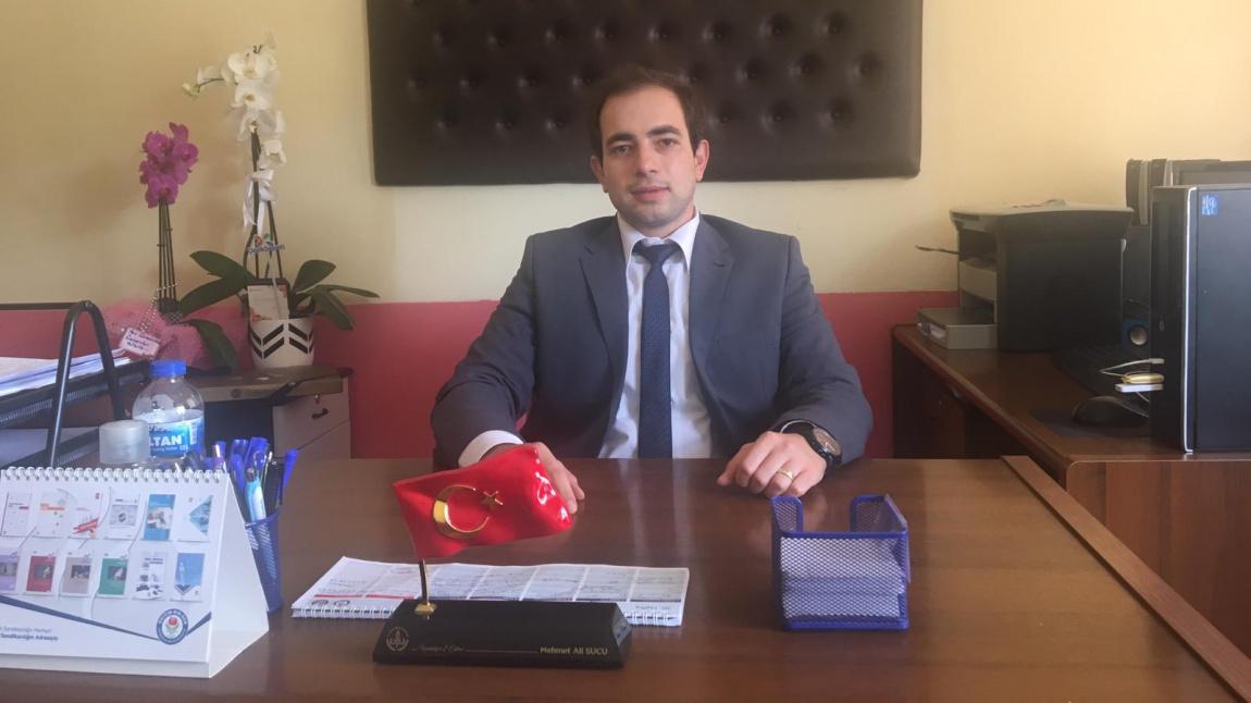 Yeni müdürümüz Mehmet Ali SUCU 15/07/2020 tarihinde okulumuz da görevine başlamıştır.